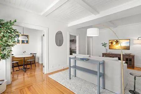 The Adaline #2 - Luxury Hyde Park Apt, Steps To Bayshore